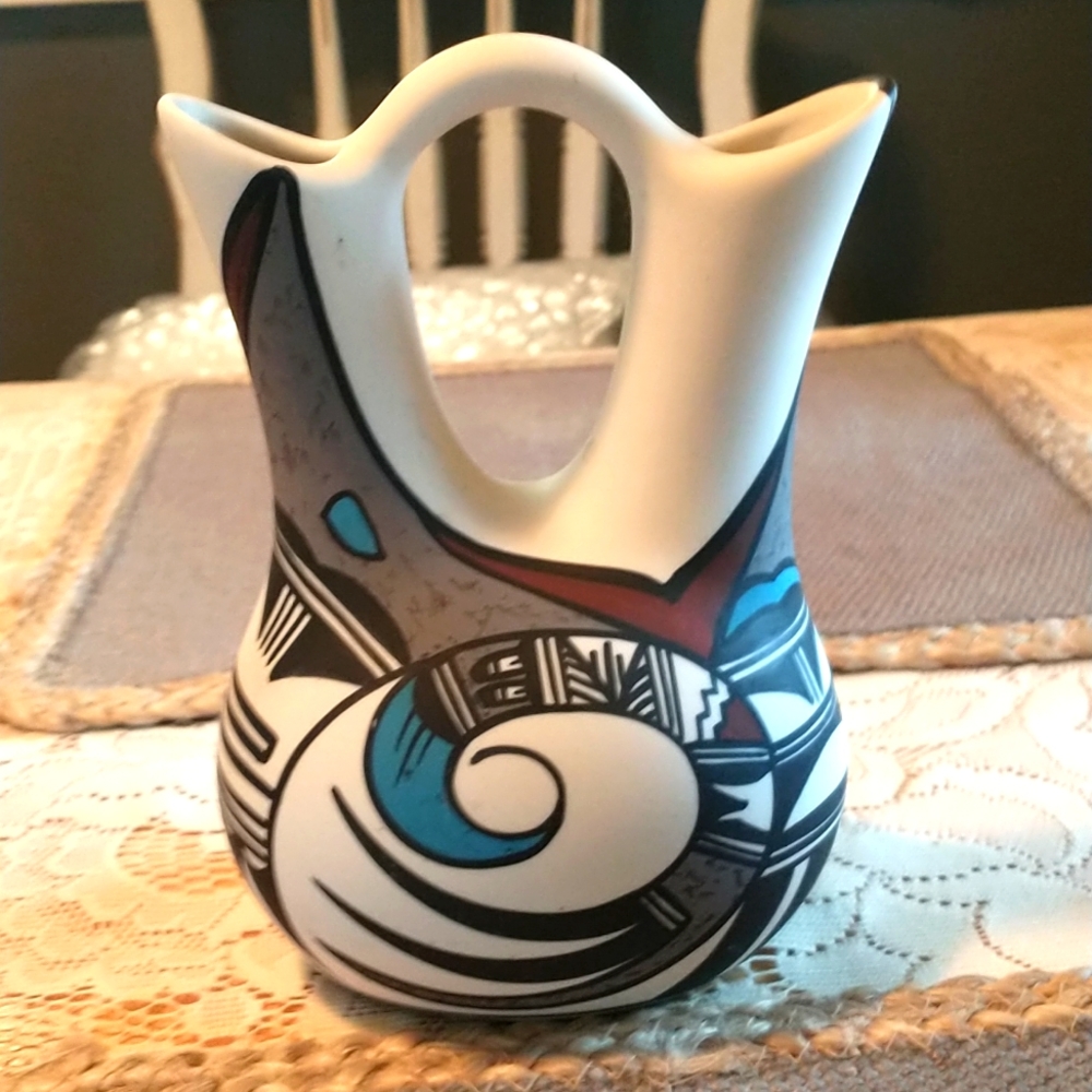 Vintage Hopi Indian wedding vase signed
